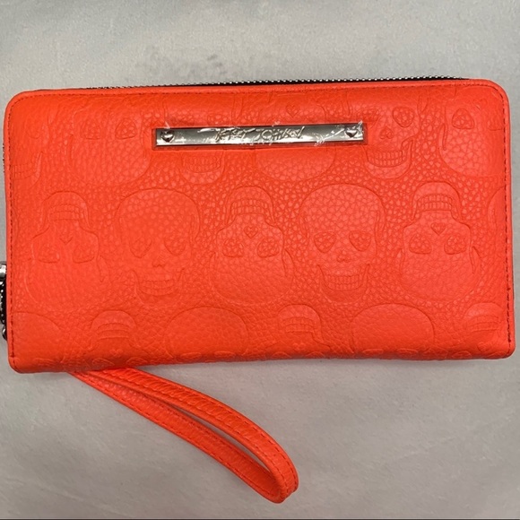 Betsey Johnson Handbags - BUNDLE NEW BETSEY JOHNSON skull 💀 wallet/wristlet